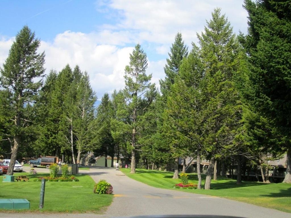 Akiskinook At Windermere Lake - Private Beach Access - New Pool And Hot Tub Now Open! Інвермір Екстер'єр фото