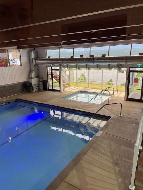 Akiskinook At Windermere Lake - Private Beach Access - New Pool And Hot Tub Now Open! Інвермір Екстер'єр фото